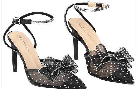 Bow heels